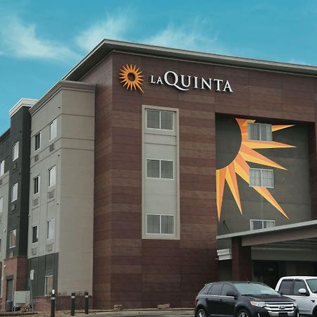 La Quinta By Wyndham Wichita Airport Hotell Exteriör bild